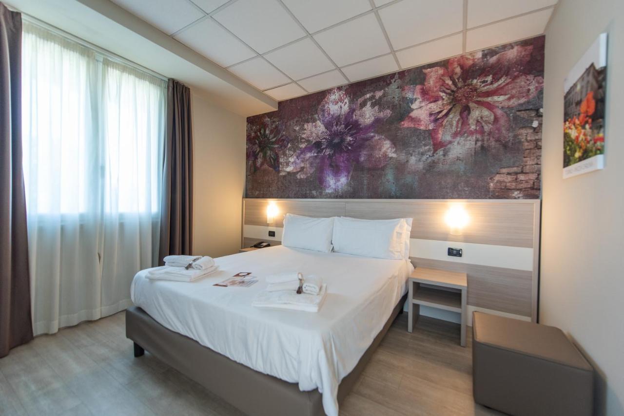 Best Quality Hotel La Darsena Moncalieri Eksteriør billede