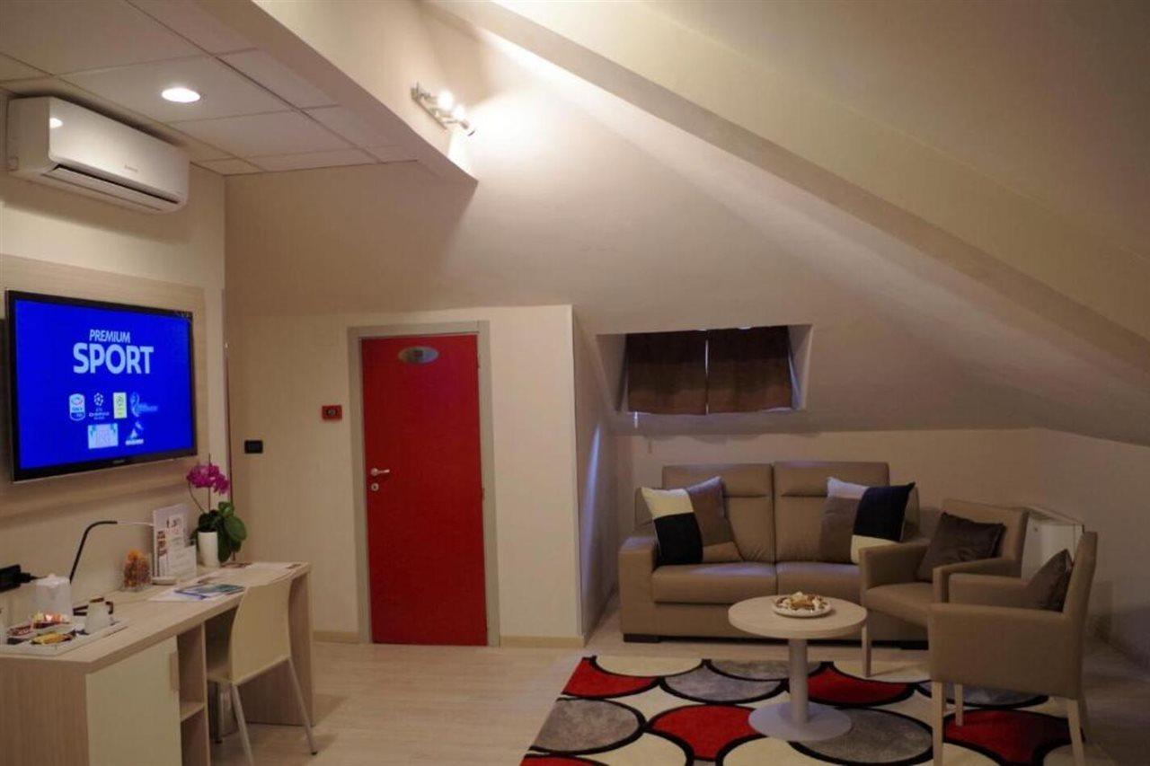 Best Quality Hotel La Darsena Moncalieri Eksteriør billede