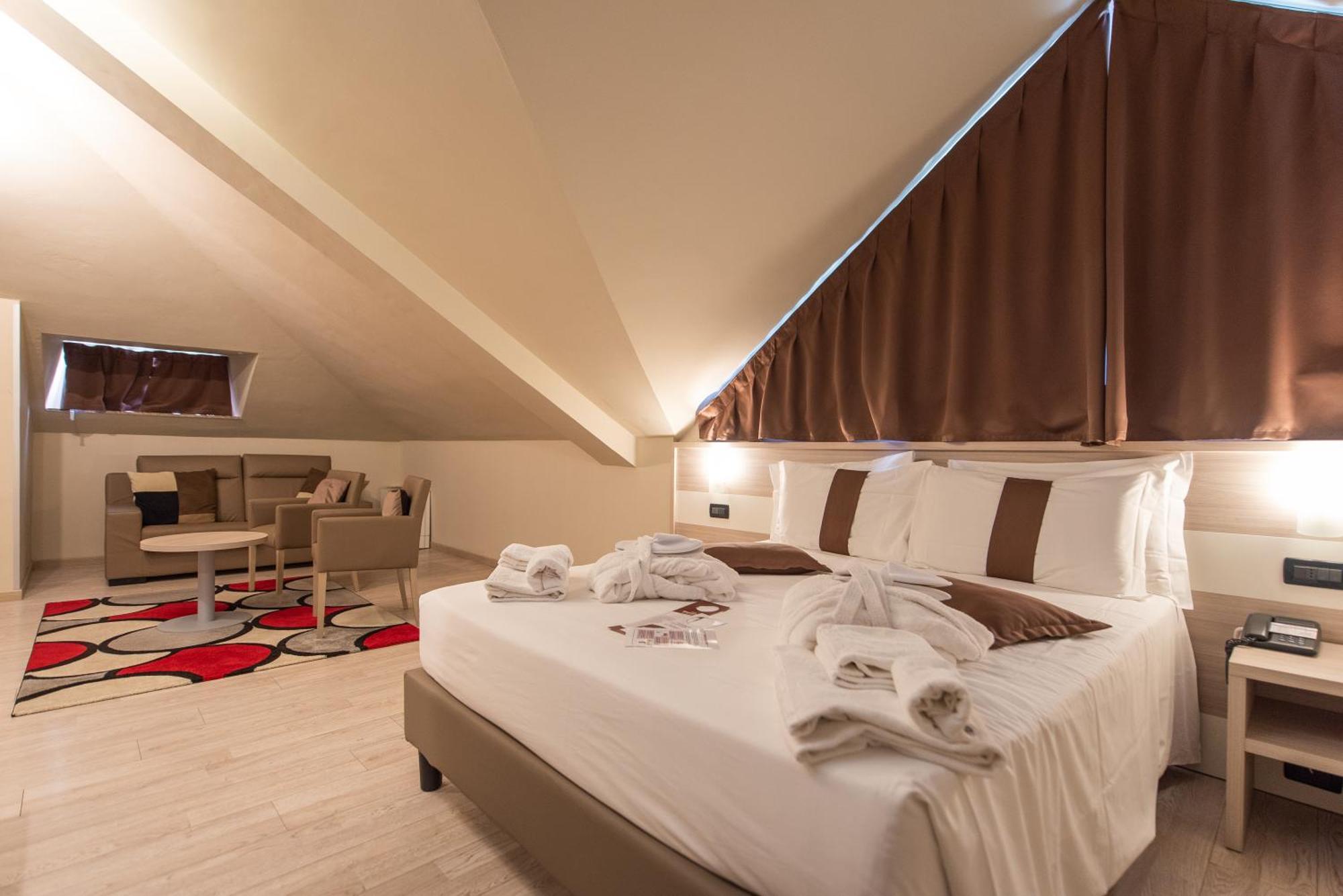 Best Quality Hotel La Darsena Moncalieri Eksteriør billede
