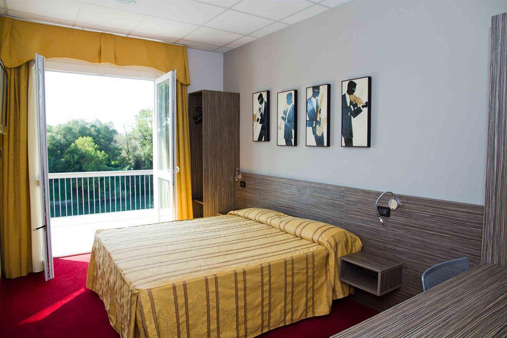 Best Quality Hotel La Darsena Moncalieri Eksteriør billede